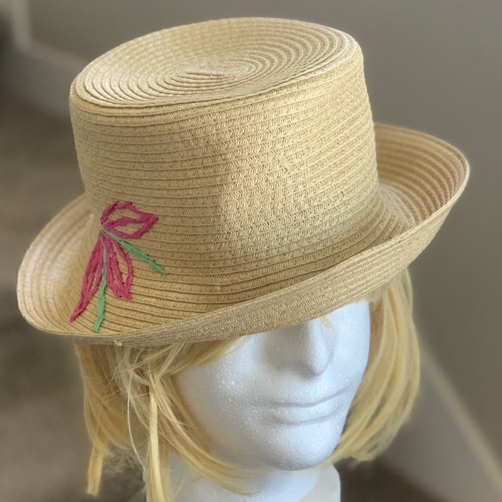 Women's Sun Straw Hat With Embroidered Flower . - Picture 3 of 11